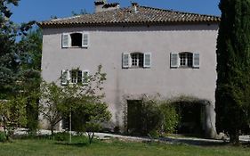 Le charme d'une vieille bastide provençale